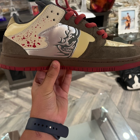 WL Reaper “Chainsaw” dunks